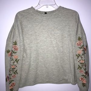Cropped Grey Sweater with Floral Pattern
